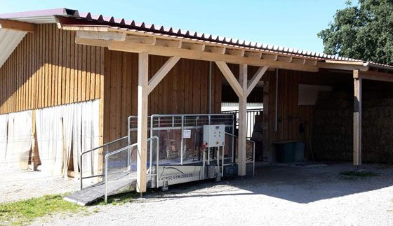 Bild der Pferdelaufband Anlage des Reitstalls am Anger